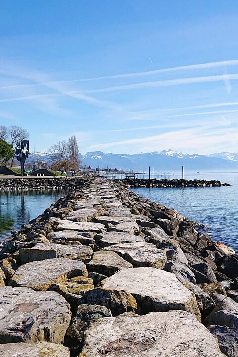 1,2,4-triazole dans l&rsquo;eau du Léman